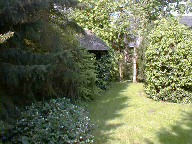 Rundweg 1, Garten